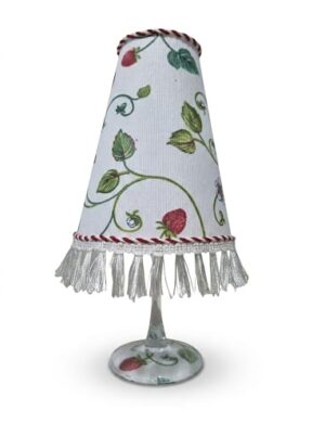 Lámpara Pantalla de Fresas y Flecos
