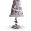 Lámpara de Mesa Artesanal con Figura de Bailarina y Pantalla Floral